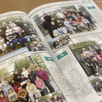 Bild vergr&ouml;&szlig;ern: Klassenfotos sind im Jahrbuch und werden irgendwann sicherlich sch�ne Erinnerungen