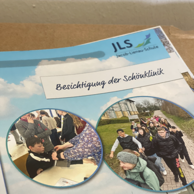 Bild vergr&ouml;&szlig;ern: Unterrichtsg�nge, Klassenfahrten und Ausfl�ge zeigen ebenso das lebendige Schulleben an der JLS
